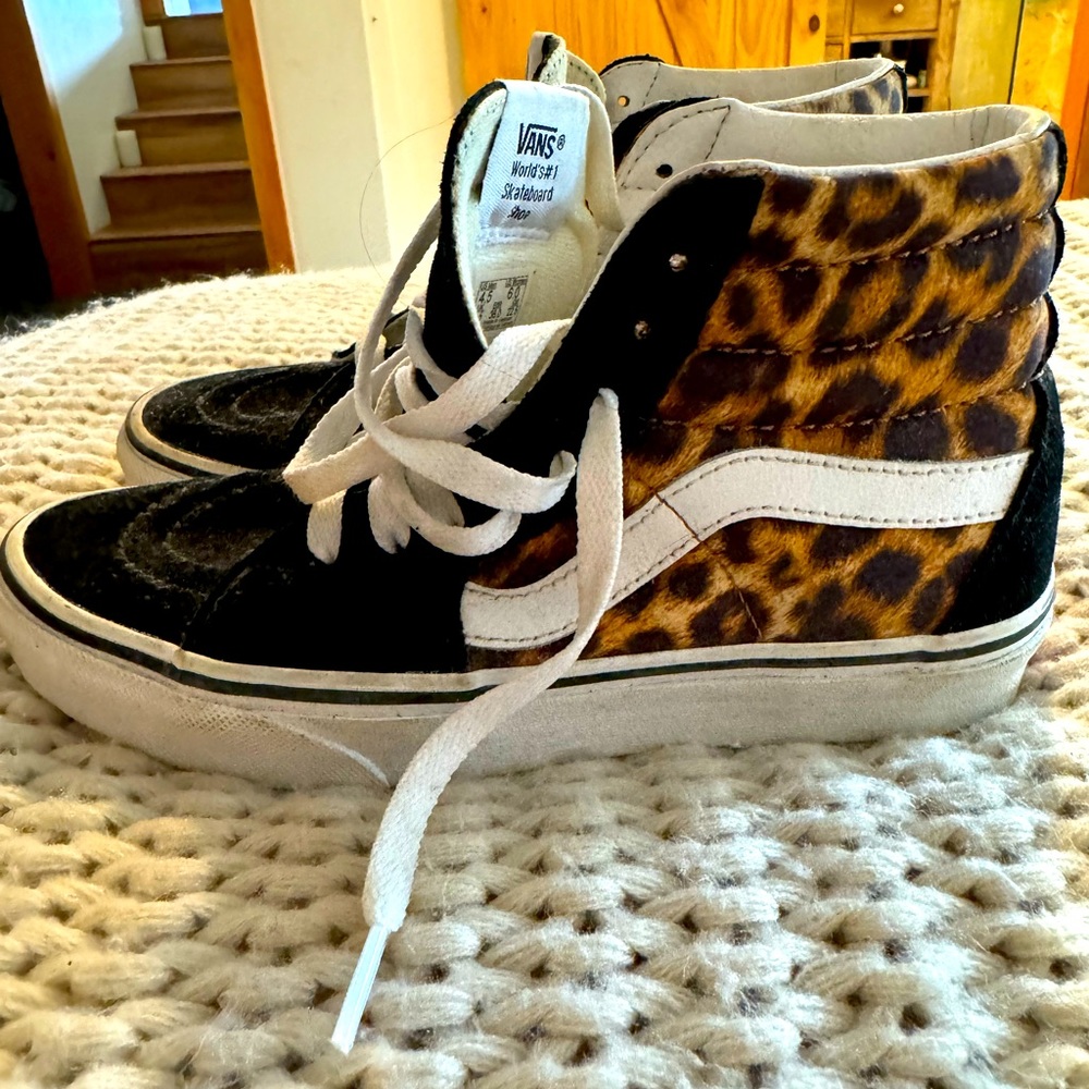 Women’s Vans.